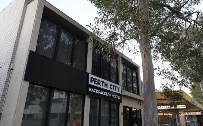 Perth City Backpackers Hostel - Valid Passport Required for Check in