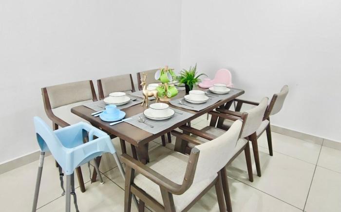 Exquisite 4-BR Level 32 in KSL(Wifi)