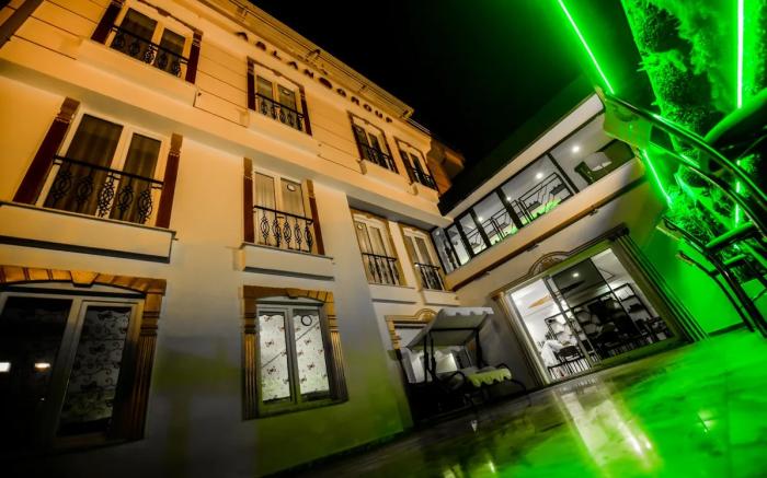 ROSA THERAPY  HOTEL