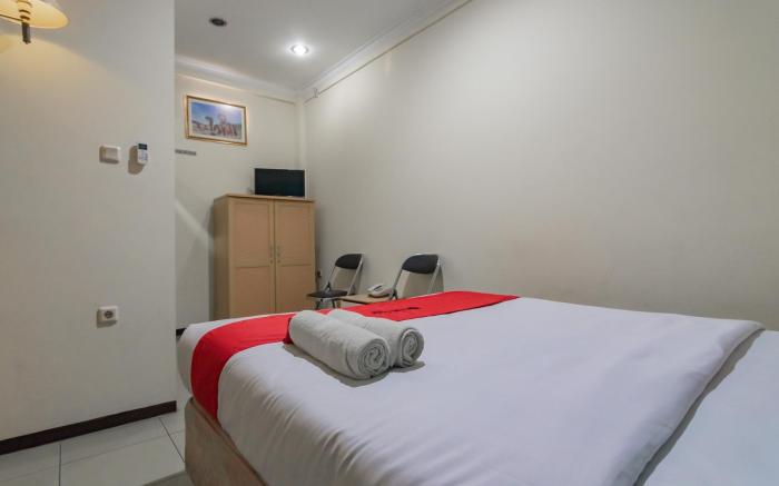 RedDoorz @ Achino Hotel Bandung
