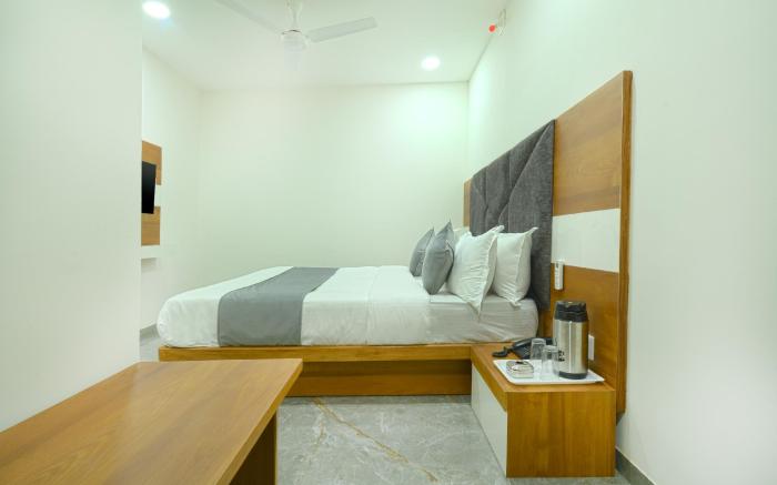 Hotel Madhur 