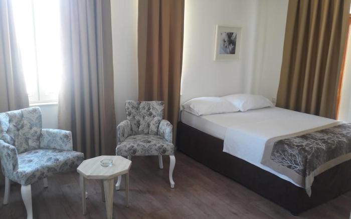 Lara Eyfel Hotel