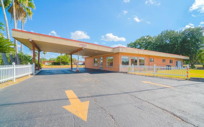 Vali-ho Motel