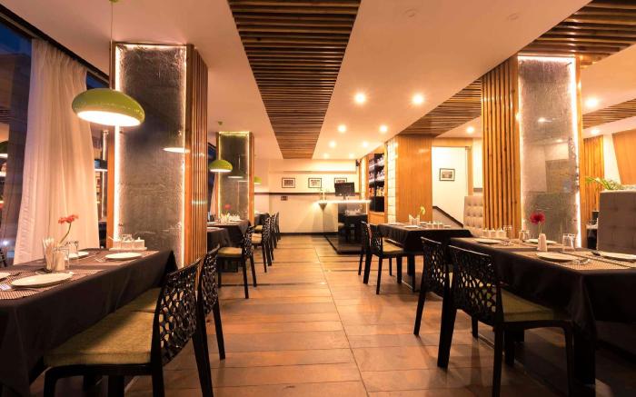 The Regal Hotel & Lounge