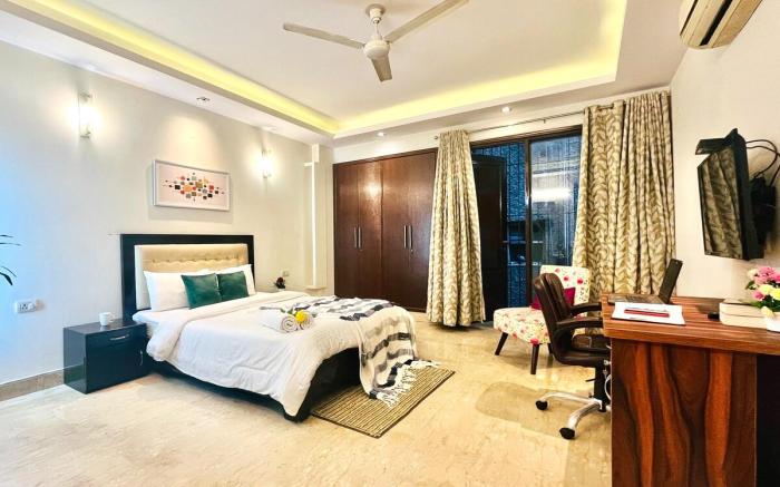 BluO Park Facing 3BHK -Lift, Balcony, Parking