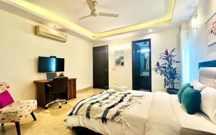 BluO Park Facing 3BHK -Lift, Balcony, Parking