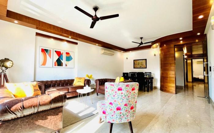 BluO 3BHK M Block Mkt - Lift, Balcony, Parking