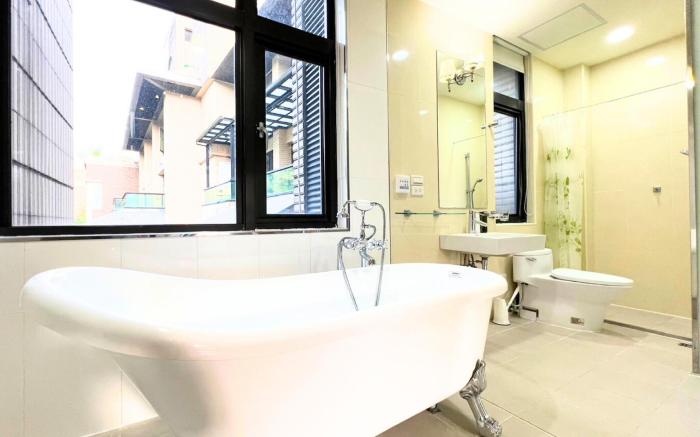 Taipei Luxury Villa-Twin Room with Balcony NEW