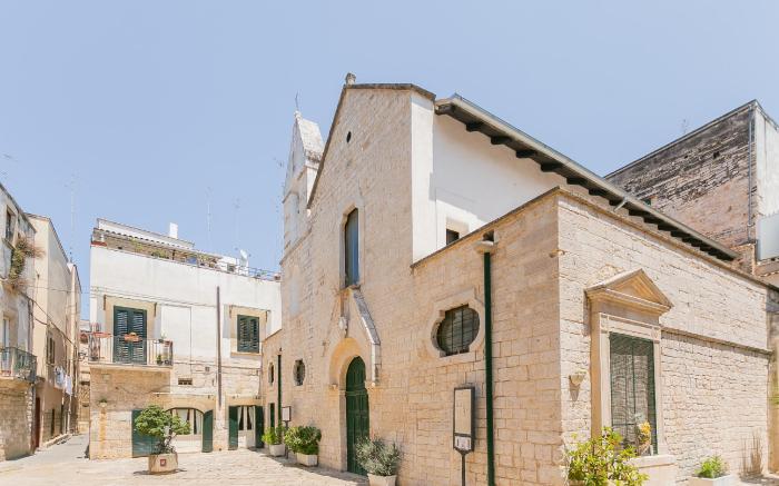 Casa Bianca bnb. Big Terrace! 10min Airport, Beach