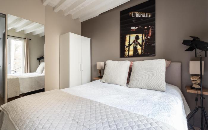 Stay In The Heart Of Paris