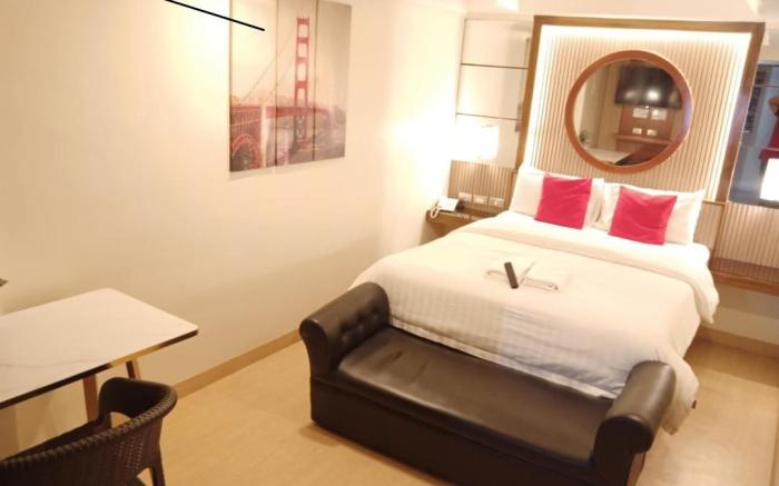 Paradise Hotel