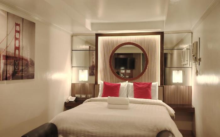 Paradise Hotel