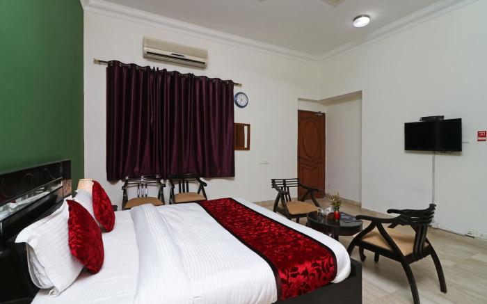 Hotel Ashray Noida