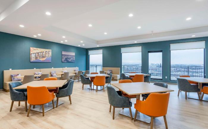Comfort Inn & Suites Newark Liberty International Airport