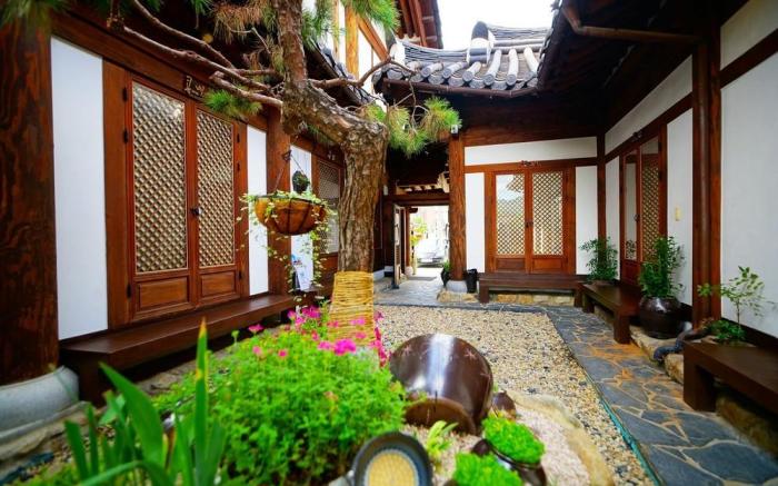 Hanok Soogbag Yeppeuda