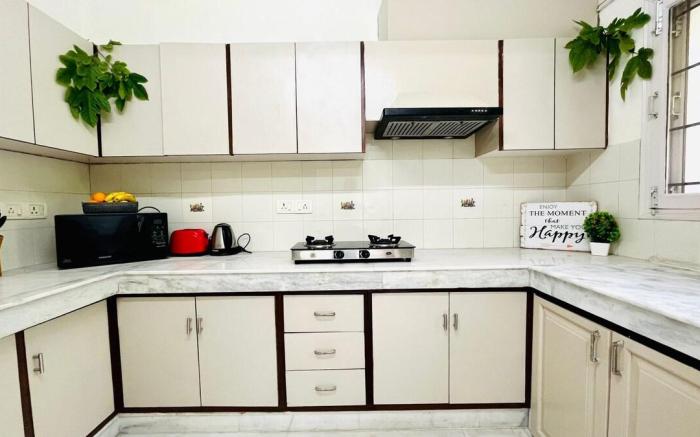 BluO 2BHK Panchsheel Enclave -Balcony, Parking