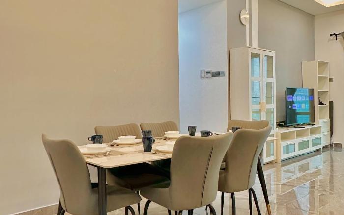 Tri Tower•3BR 6Pax BalconyWiFi Netflix/walk to CIQ