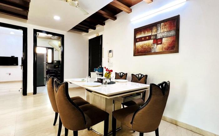 BluO 3BHK Green Park, Private Garden Balcony, Lift