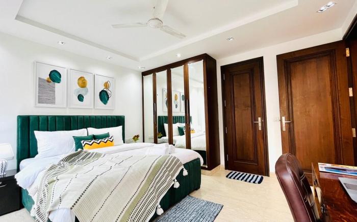 BluO 4BHK Safdarjung Enclave - Balcony, Lift