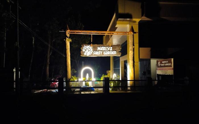 Merlys Fruit Garden - Homestay at Thattekkad
