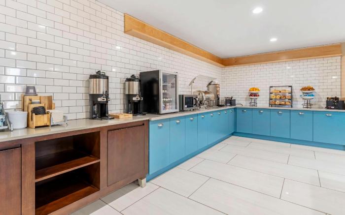 Country Inn & Suites by Radisson, Vallejo Napa Valley, CA