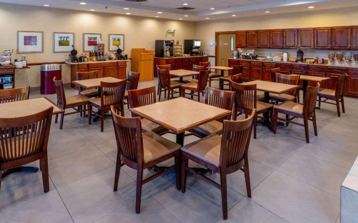 Country Inn & Suites by Radisson, Princeton, WV