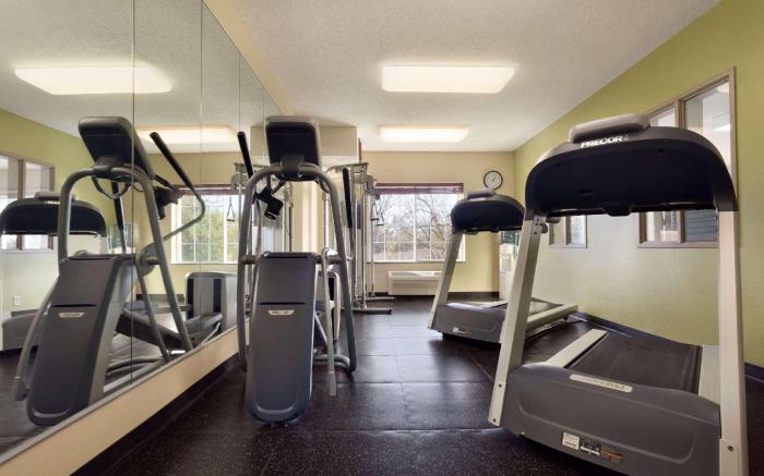 Country Inn & Suites by Radisson, Norman near University