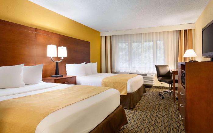 Country Inn & Suites by Radisson, Mishawaka, IN
