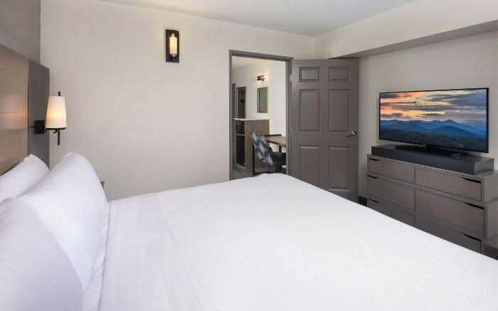 Country Inn & Suites by Radisson Asheville Downtown Tunnel Road