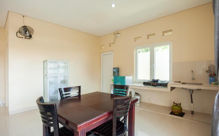 Urbanview Resort Adang Zecky Cisarua Puncak by RedDoorz