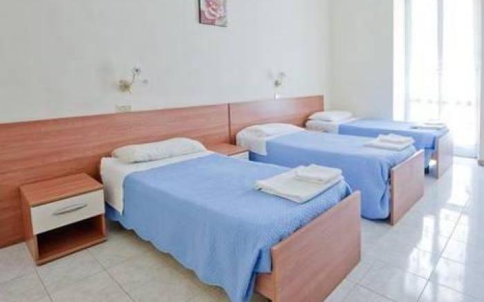 Bella Napoli Guesthouse Trattoria Pizzeria