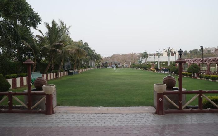 The Grand Siddharth Hotel