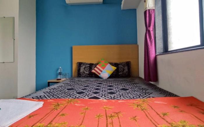 Ambient Homestay (5-AC/Non AC Rooms with Balcony)