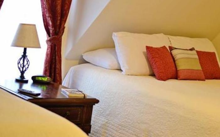 The Whitetail Inn and Suites- Lincoln