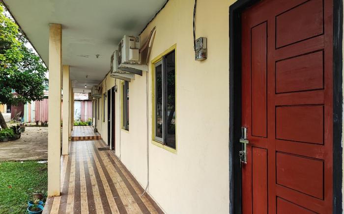 RedDoorz Syariah near Terminal Alam Barajo Jambi