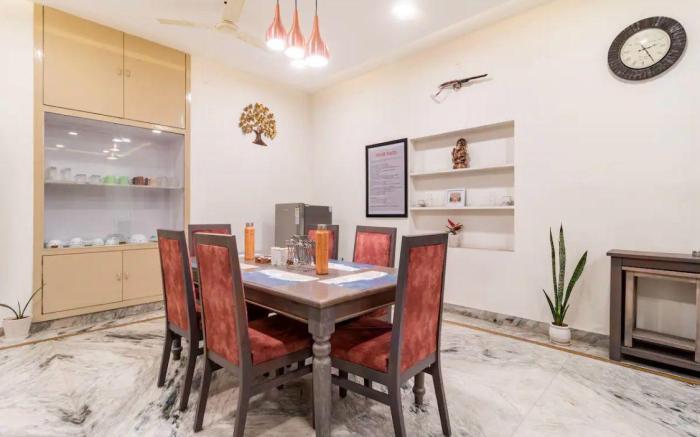 Stylish & Cozy Retreat w/ Jacuzzi | Vaishali Nagar