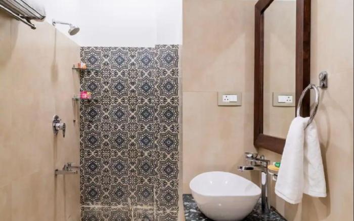 Stylish & Cozy Retreat w/ Jacuzzi | Vaishali Nagar