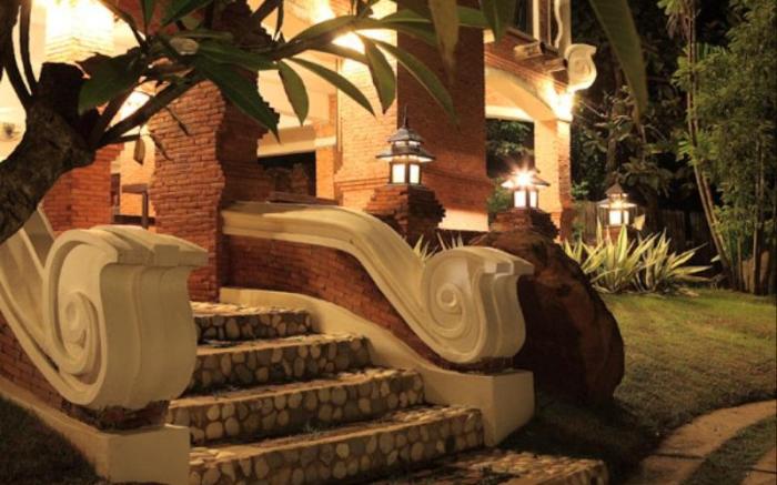 Nakhaburi Hotel & Resort