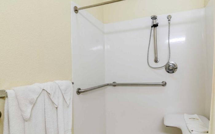 Holiday Inn Express Wichita North - Park City By IHG