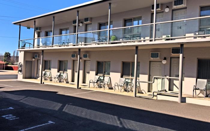 New England Motor Inn