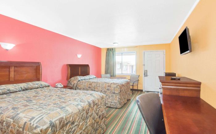 Knights Inn  Paris TN