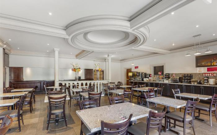 Best Western Plus Travel Hotel Toronto Airport
