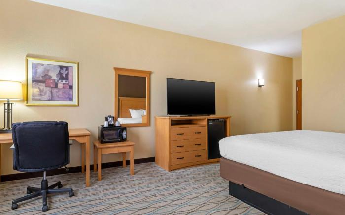 Best Western Locust Grove Inn & Suites