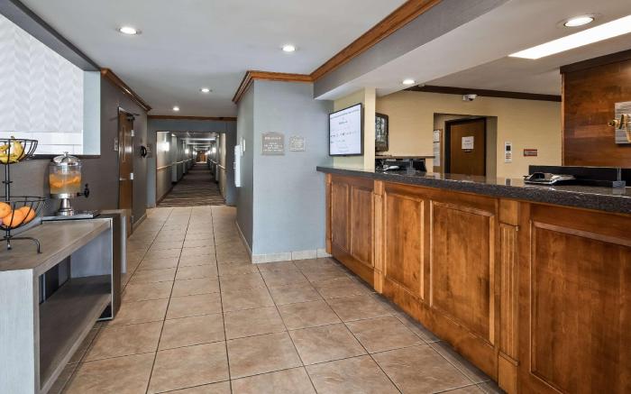 Best Western Plus North Canton Inn & Suites