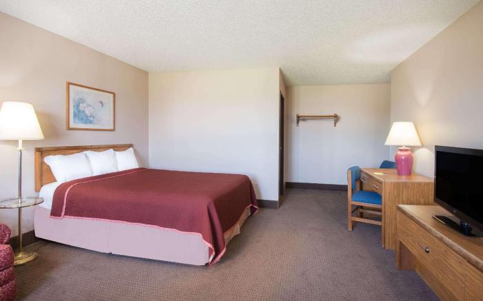Super 8 By Wyndham Abilene Ks
