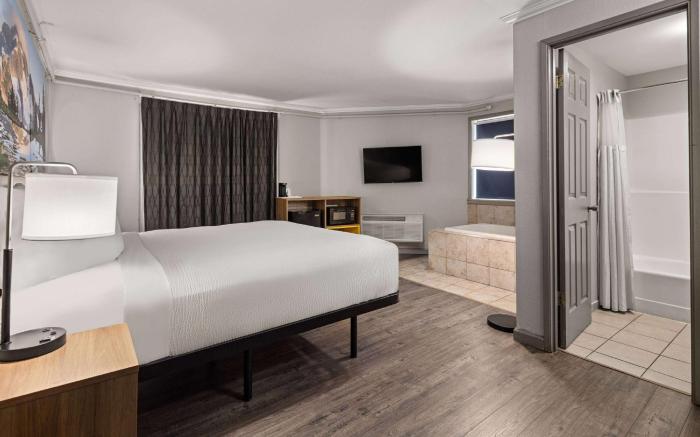 Days Inn by Wyndham Lakewood South Tacoma