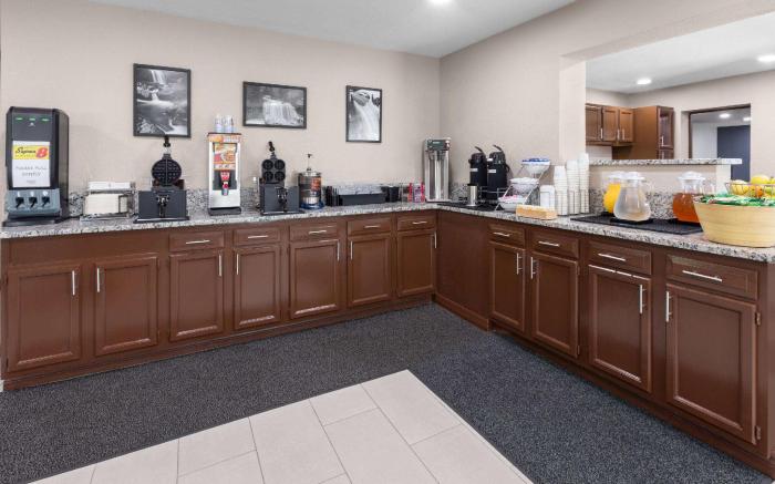 Super 8 by Wyndham Bridgeport/Clarksburg Area