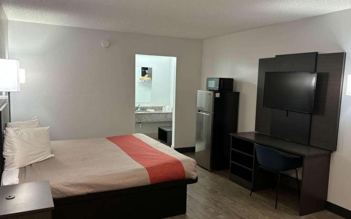 Motel 6 Macclenny, FL