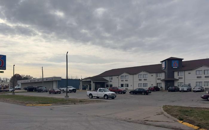 Motel 6 Waterloo, IA