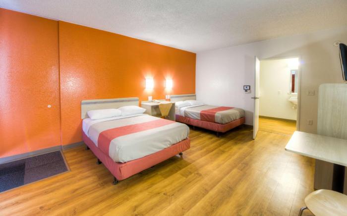 Motel 6 Niantic, CT - New London